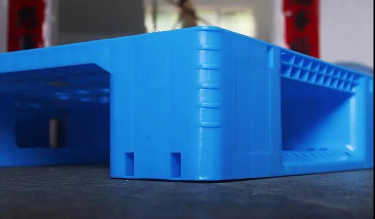 塑料托盤生產中輕微色差如何調控？