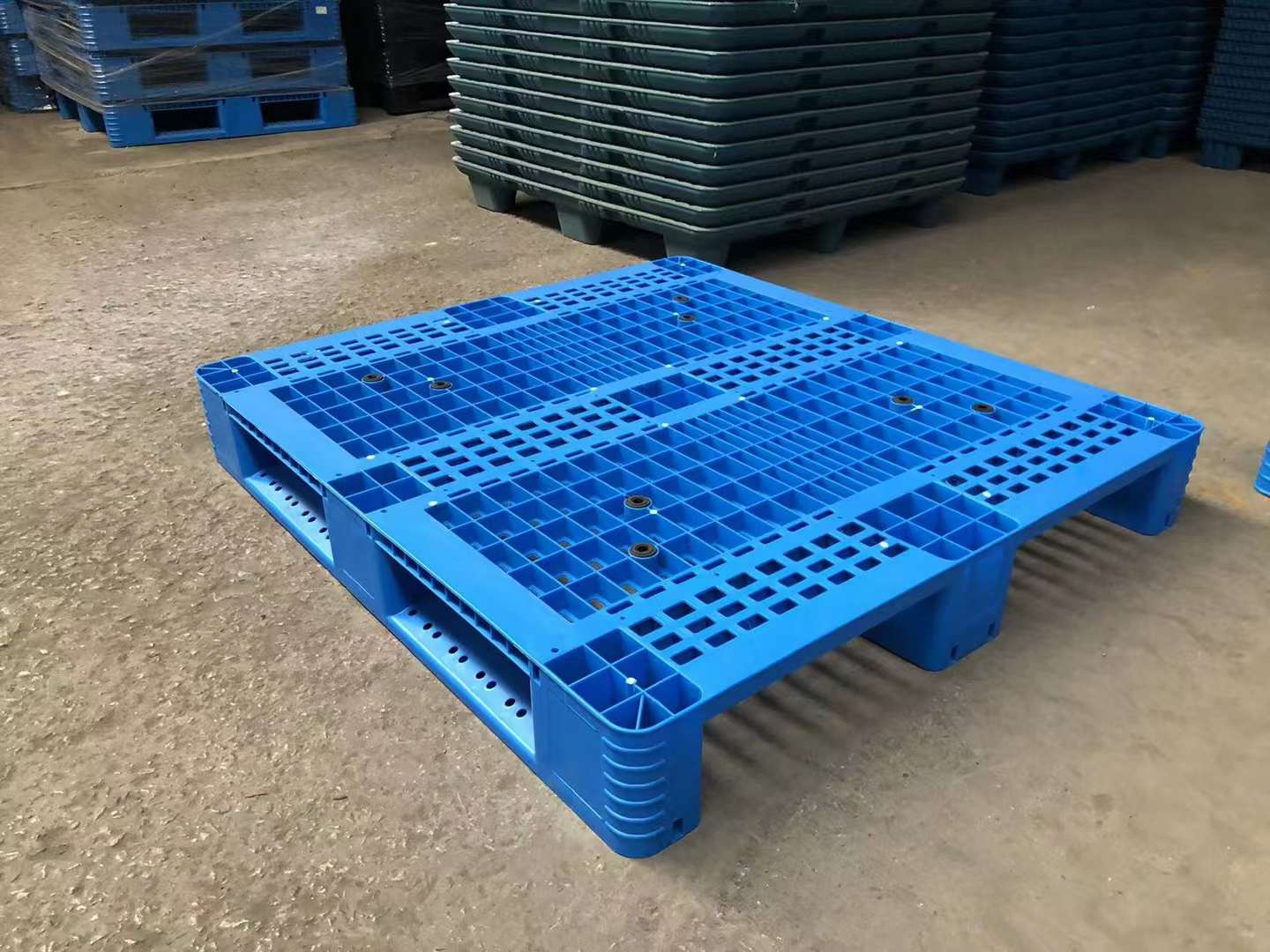 川字塑料托盤的廣泛應用與優勢