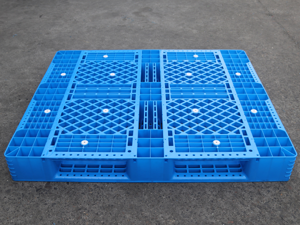 雙面塑料托盤時應該注意什么