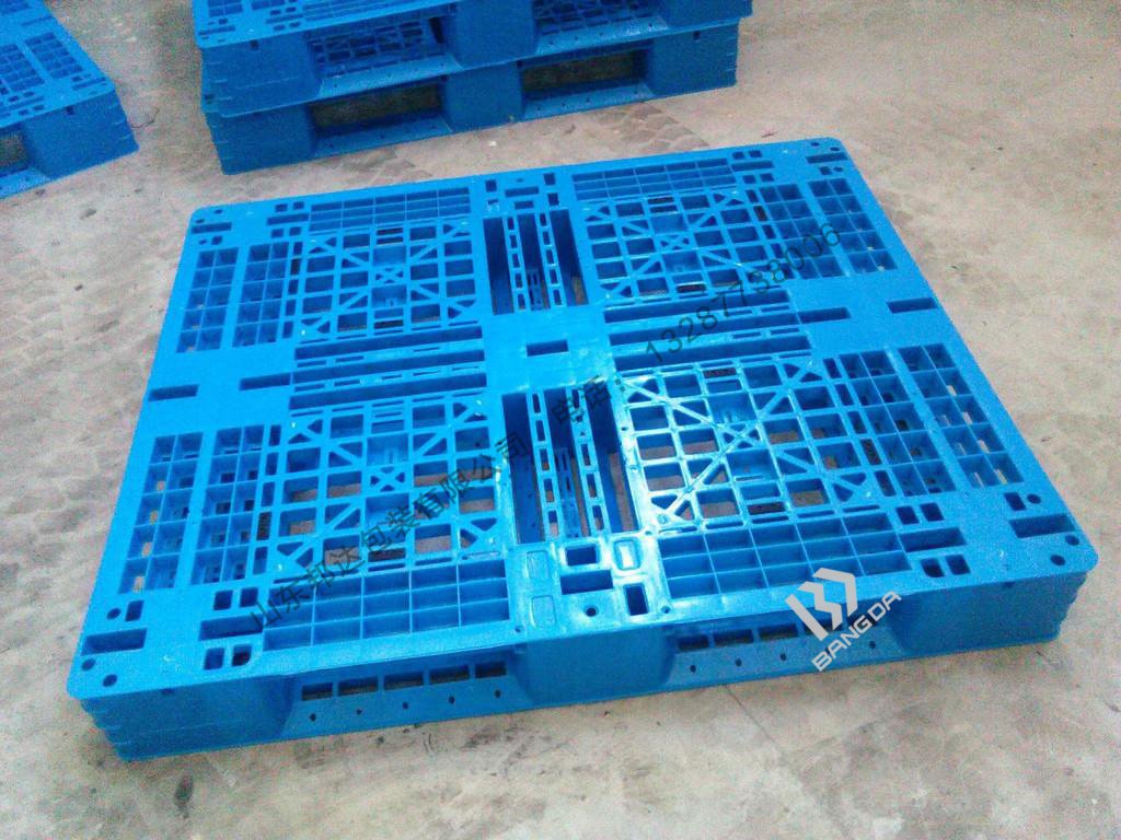 塑料托盤(pán)廠家建議這樣清洗塑料托盤(pán)可以使其方便又干凈