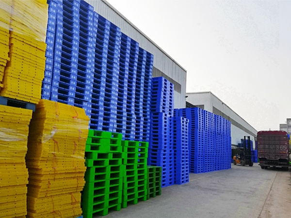 如何才能提升塑料托盤(pán)的生產(chǎn)質(zhì)量?