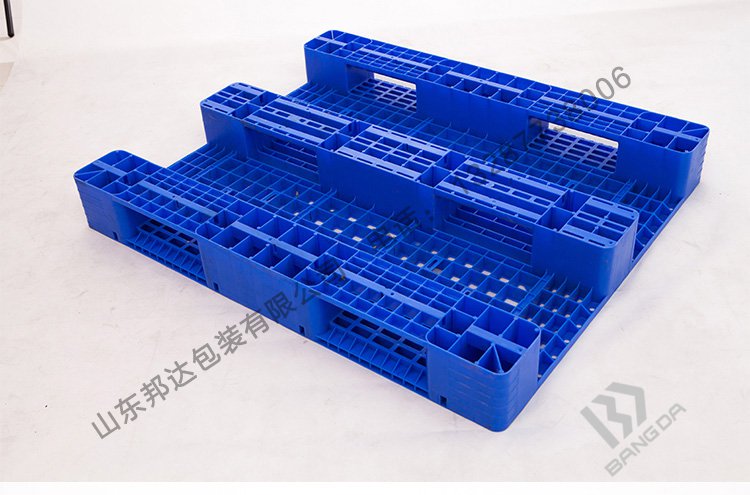 川字塑料托盤的特點有哪些？川字托盤是什么樣的？