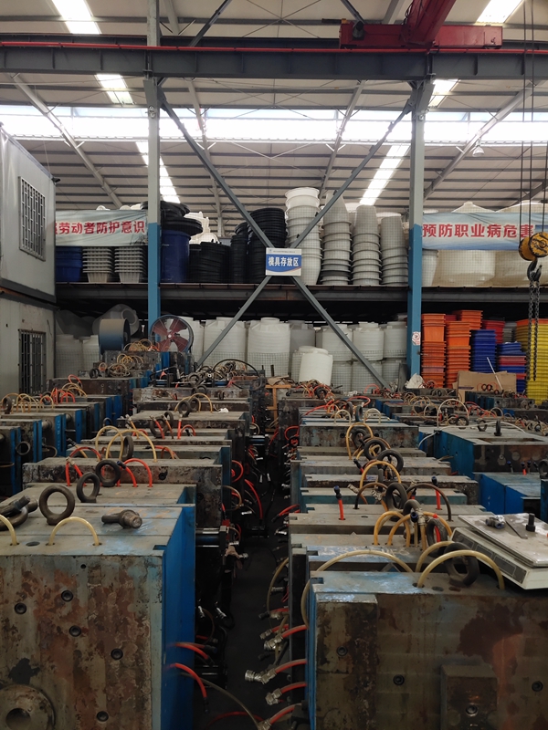 哪里有川字網格托盤的塑料廠家？哪家川子塑料托盤廠家好？