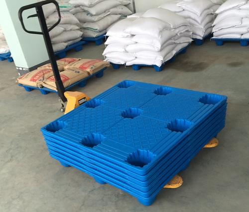 九腳吹塑托盤(pán)