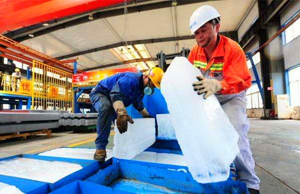 夏日炎炎，車間降溫新招，良臣制冰廠冰塊解藥！